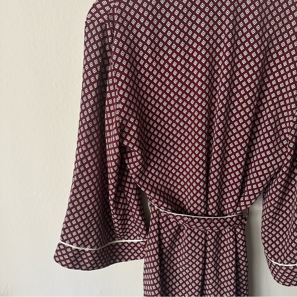 Victoria’s Secret Collection Vintage Geometric Button Robe Maroon Size L - Picture 9 of 9